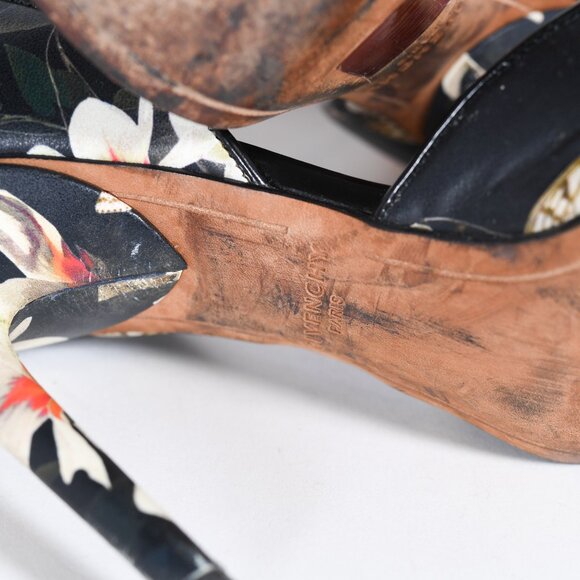 Givenchy Magnolia Moth Print Shark-Lock Sandals, Size 6-6.5 - Picture 11 of 14